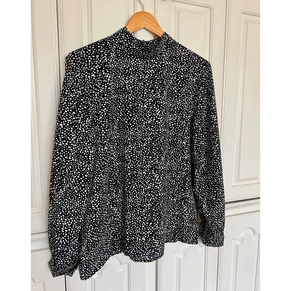 B&W Dot blouse
